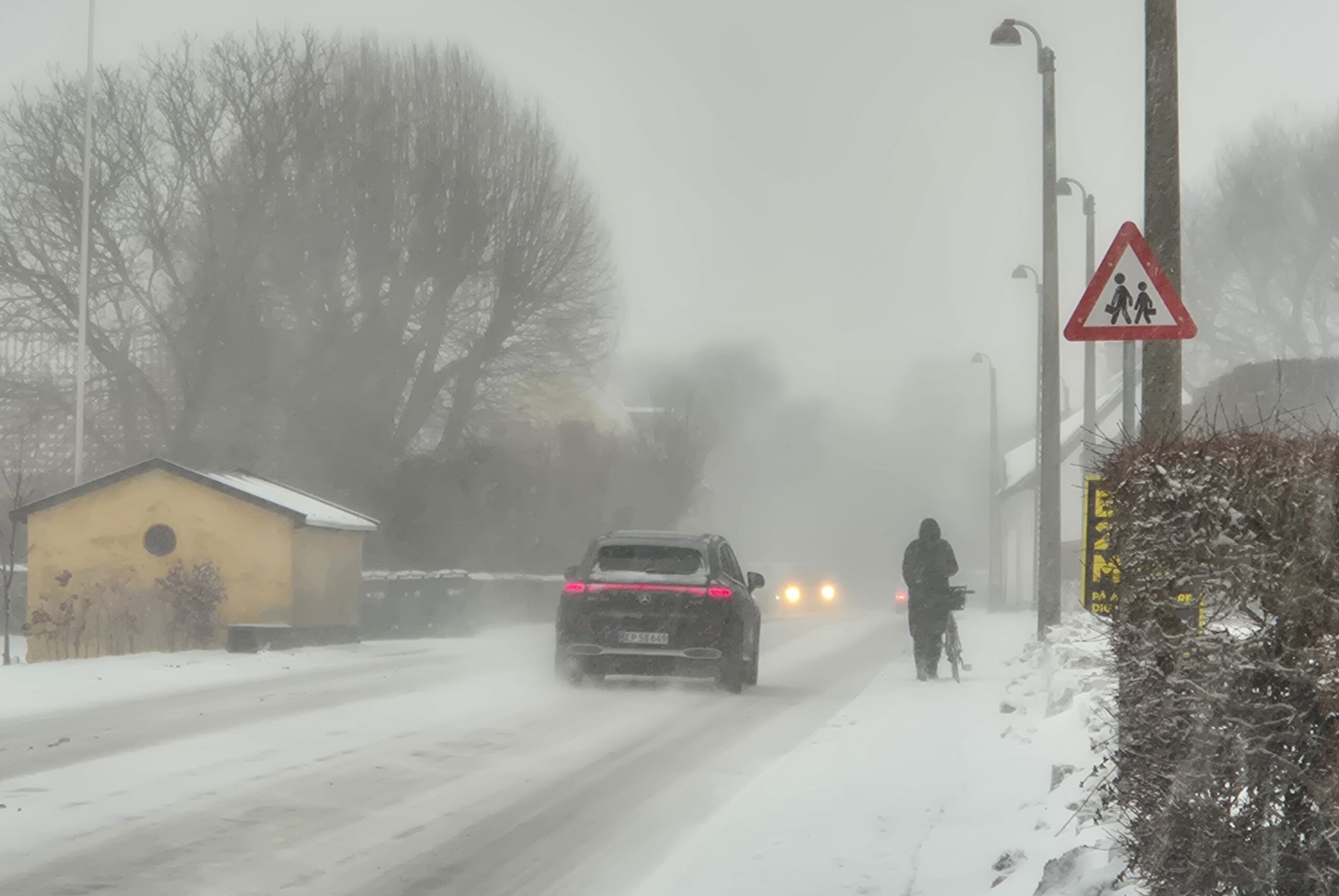 Så er sneen her – igen: Her er de gode råd til trafik og snerydning